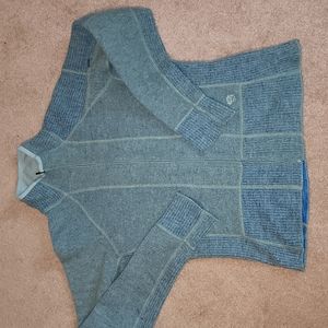 Mountain Hardwear Medium zip front sweater. Ladies blue green